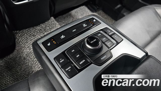 Genesis G80 3.3 GDI AWD Luxury 2017 — фото 16