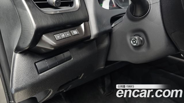 Lexus UX250h 2.0 AWD 2019 — фото 16