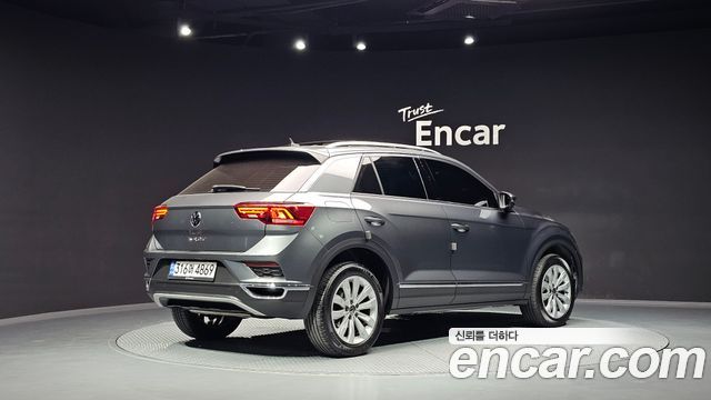 Volkswagen T-Roc 2.0 TDI Premium 2021 — фото 2