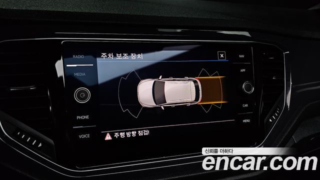 Volkswagen T-Roc 2.0 TDI Premium 2021 — фото 15