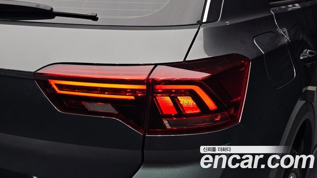 Volkswagen T-Roc 2.0 TDI Premium 2021 — фото 23