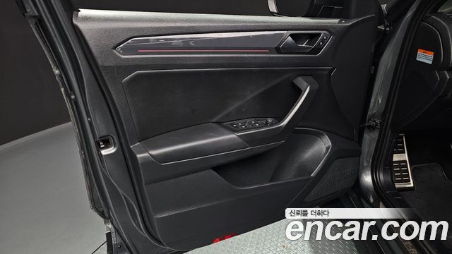 Volkswagen T-Roc 2.0 TDI Premium 2021 — фото 24