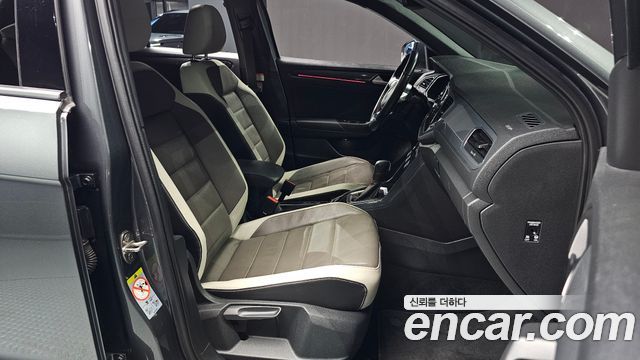 Volkswagen T-Roc 2.0 TDI Premium 2021 — фото 26