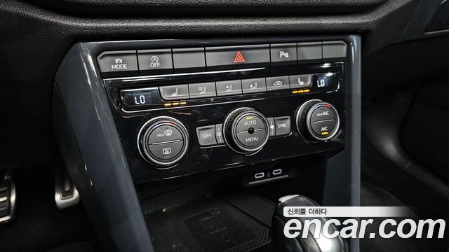 Volkswagen T-Roc 2.0 TDI Premium 2021 — фото 27