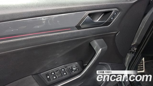 Volkswagen T-Roc 2.0 TDI Premium 2021 — фото 30