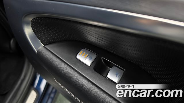 Genesis G70 2.0T AWD Supreme 2018 — фото 18
