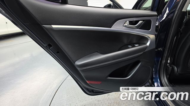 Genesis G70 2.0T AWD Supreme 2018 — фото 25