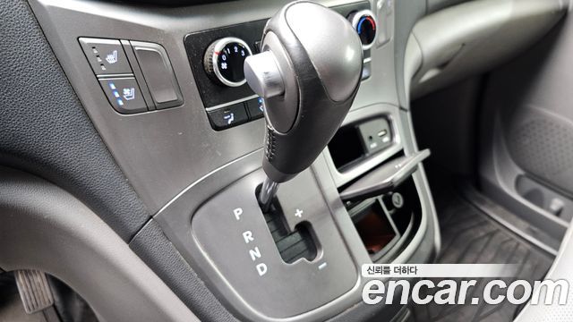 Hyundai Grand Starex Van 3-Seater Smart 2021 — фото 9