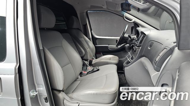 Hyundai Grand Starex Van 3-Seater Smart 2021 — фото 11