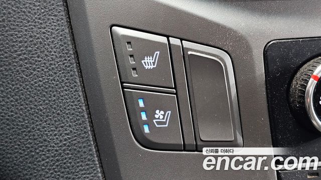 Hyundai Grand Starex Van 3-Seater Smart 2021 — фото 17
