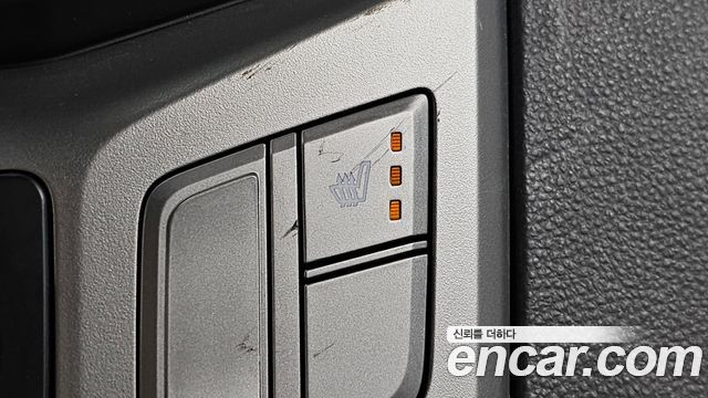 Hyundai Grand Starex Van 3-Seater Smart 2021 — фото 18
