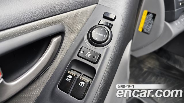 Hyundai Grand Starex Van 3-Seater Smart 2021 — фото 19