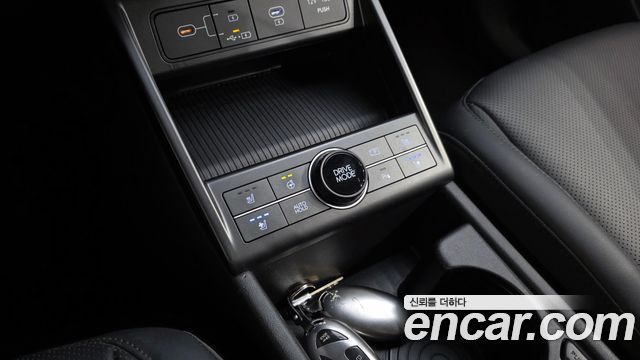 Hyundai Kona (SX2) Gasoline 1.6 Turbo 2WD Premium 2023 — фото 17