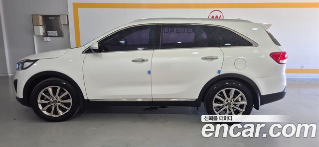 Kia Carnival 9-seater Prestige 2016 — фото 3