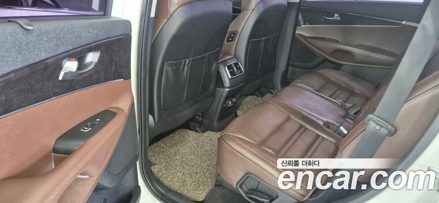 Kia Carnival 9-seater Prestige 2016 — фото 16