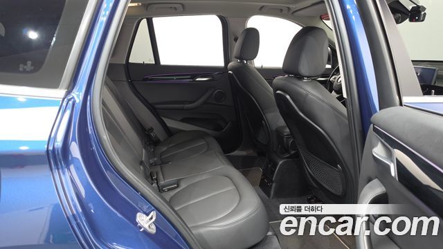 BMW X1 (F48) xDrive 20i xLine 2022 — фото 15