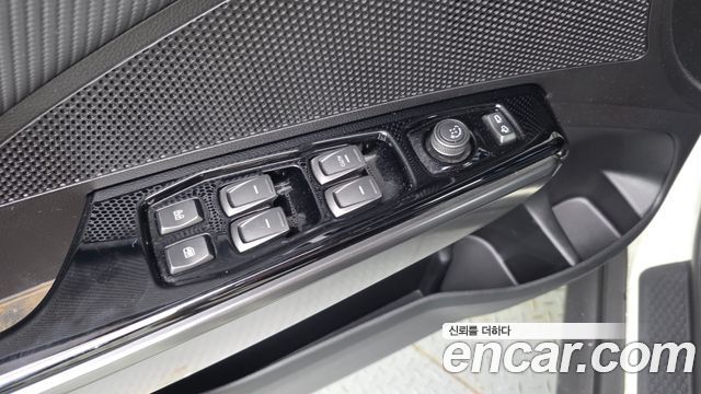 KG Mobility (SsangYong) Very New Tivoli Gasoline 1.5 2WD V1 2020 — фото 12