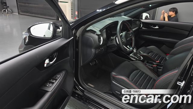 Kia K3 (II) 1.6 Turbo GT 5Door Signature 2024 — фото 10