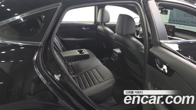 Kia K3 (II) 1.6 Turbo GT 5Door Signature 2024 — фото 12