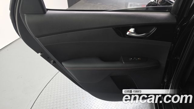 Kia K3 (II) 1.6 Turbo GT 5Door Signature 2024 — фото 25