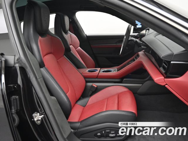 Porsche Taycan Turbo S 2025 — фото 10