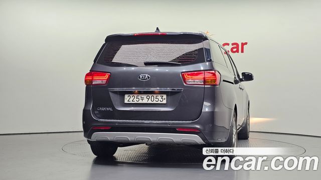Kia Carnival 9-seater Prestige 2016 — фото 4
