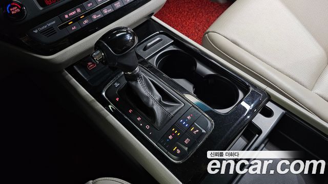 Kia Carnival 9-seater Prestige 2016 — фото 9