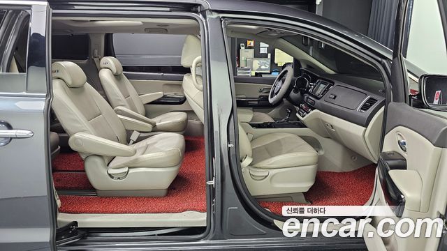 Kia Carnival 9-seater Prestige 2016 — фото 32
