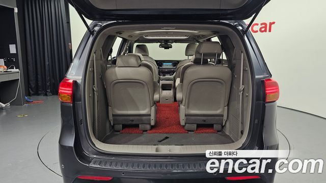 Kia Carnival 9-seater Prestige 2016 — фото 33