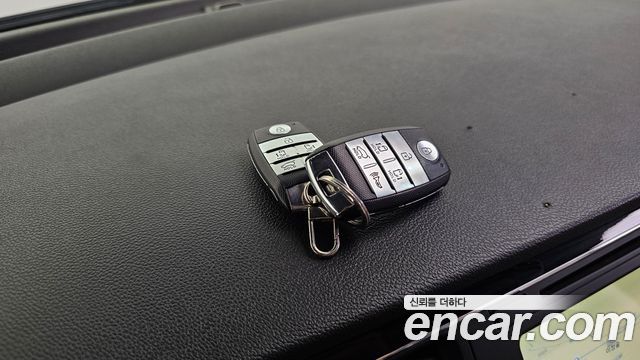 Kia Carnival 9-seater Prestige 2016 — фото 34