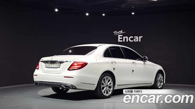 Mercedes-Benz E-Class (W213) E220d Exclusive 2019 — фото 2