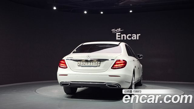Mercedes-Benz E-Class (W213) E220d Exclusive 2019 — фото 4