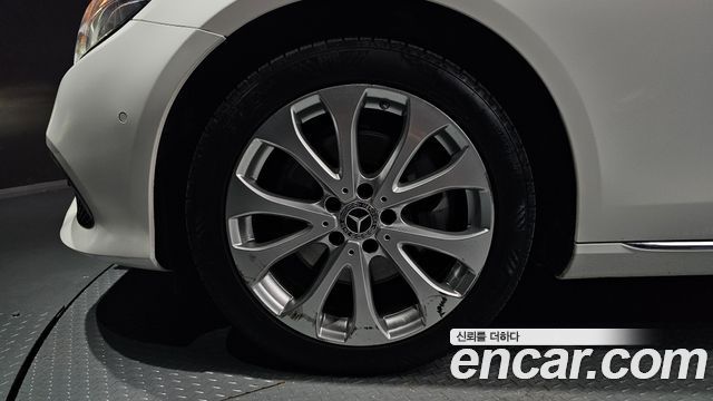 Mercedes-Benz E-Class (W213) E220d Exclusive 2019 — фото 5