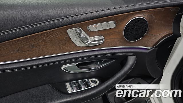 Mercedes-Benz E-Class (W213) E220d Exclusive 2019 — фото 32