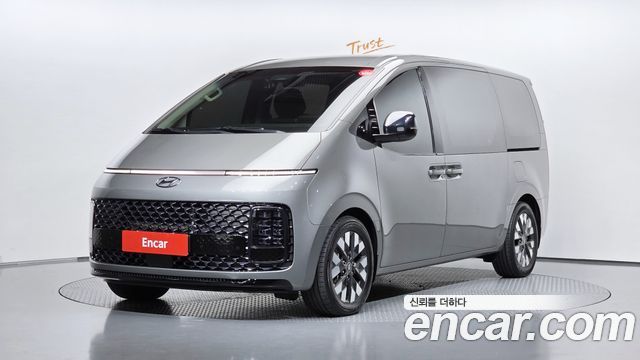 Hyundai Staria Lounge 9-Seater Prestige