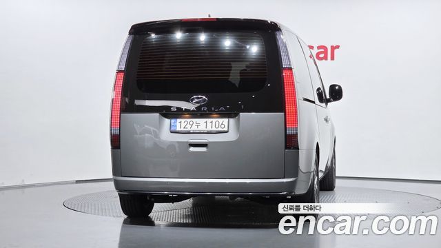 Hyundai Staria Lounge 9-Seater Prestige 2023 — фото 4