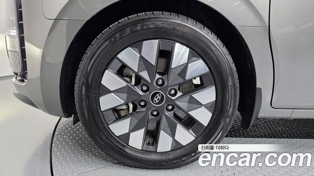 Hyundai Staria Lounge 9-Seater Prestige 2023 — фото 5