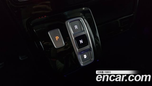 Hyundai Staria Lounge 9-Seater Prestige 2023 — фото 9