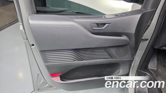 Hyundai Staria Lounge 9-Seater Prestige 2023 — фото 24