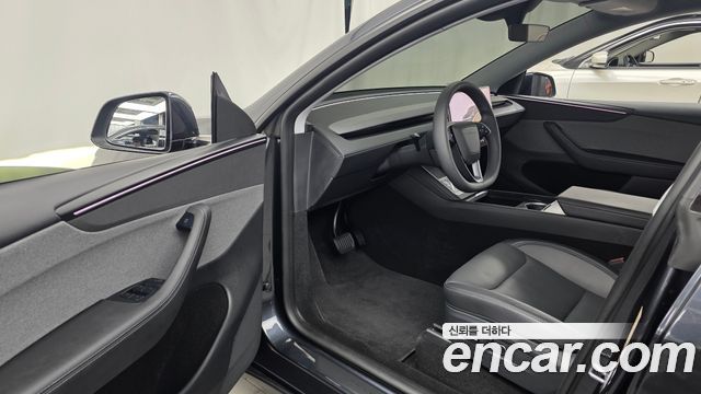 Tesla Model Y RWD 2025 — фото 10