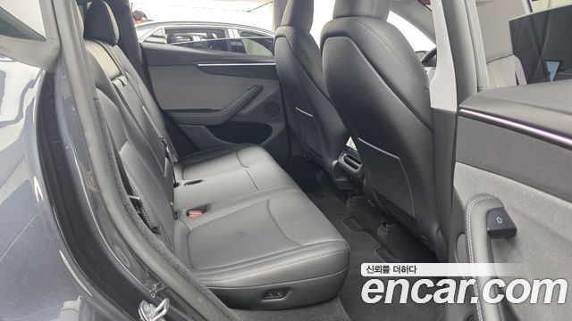 Tesla Model Y RWD 2025 — фото 11