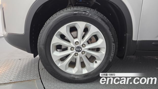 Kia Sorento R Diesel 2.0 2WD TLX 2014 — фото 5