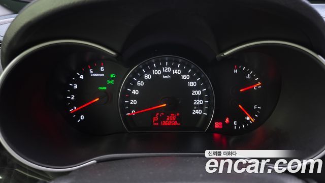 Kia Sorento R Diesel 2.0 2WD TLX 2014 — фото 8