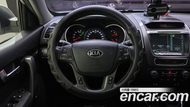Kia Sorento R Diesel 2.0 2WD TLX 2014 — фото 12