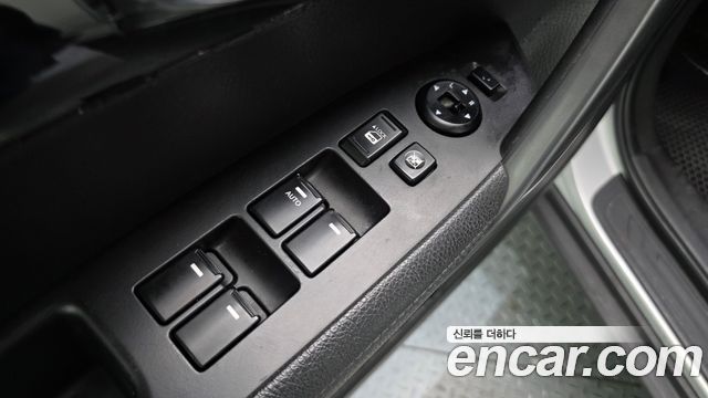 Kia Sorento R Diesel 2.0 2WD TLX 2014 — фото 13