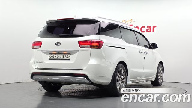 Kia Carnival 9-seater Prestige 2018 — фото 2