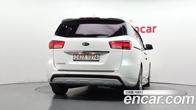 Kia Carnival 9-seater Prestige 2018 — фото 4