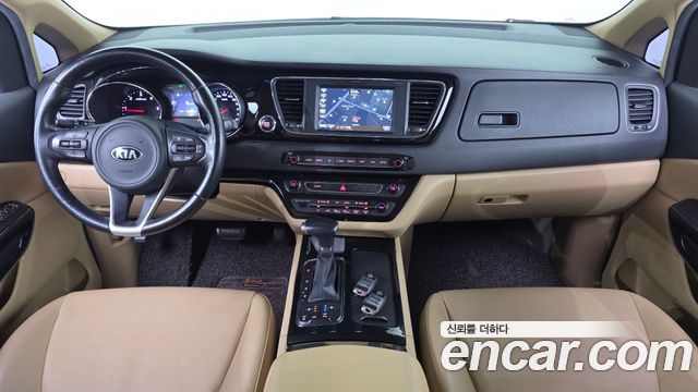Kia Carnival 9-seater Prestige 2018 — фото 7