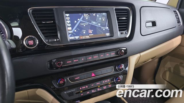 Kia Carnival 9-seater Prestige 2018 — фото 13