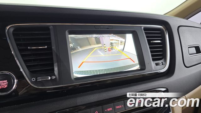 Kia Carnival 9-seater Prestige 2018 — фото 14